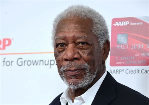 Morgan Freeman apologises after sex harassment claims.